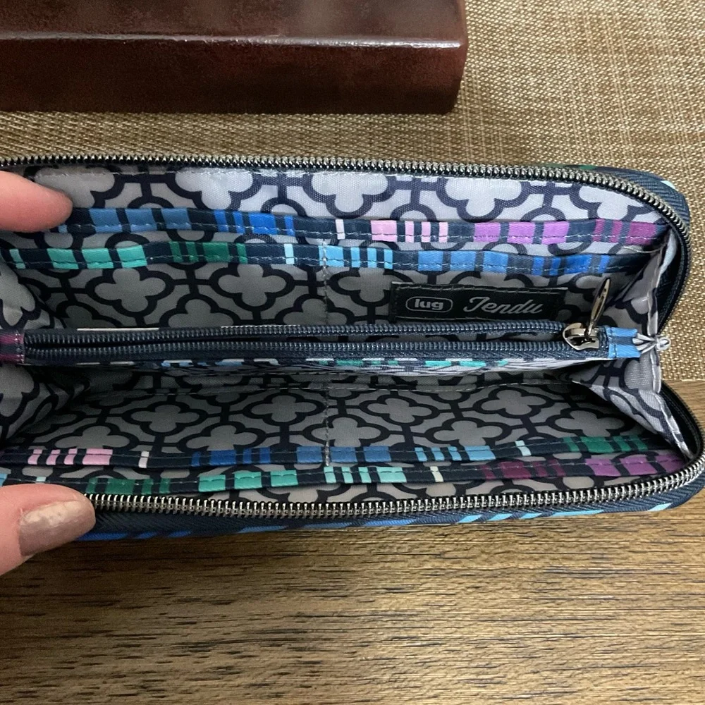 Lug Tendu RFID Wallet. Love Stripe Multi. NWOT - Picture 8 of 9